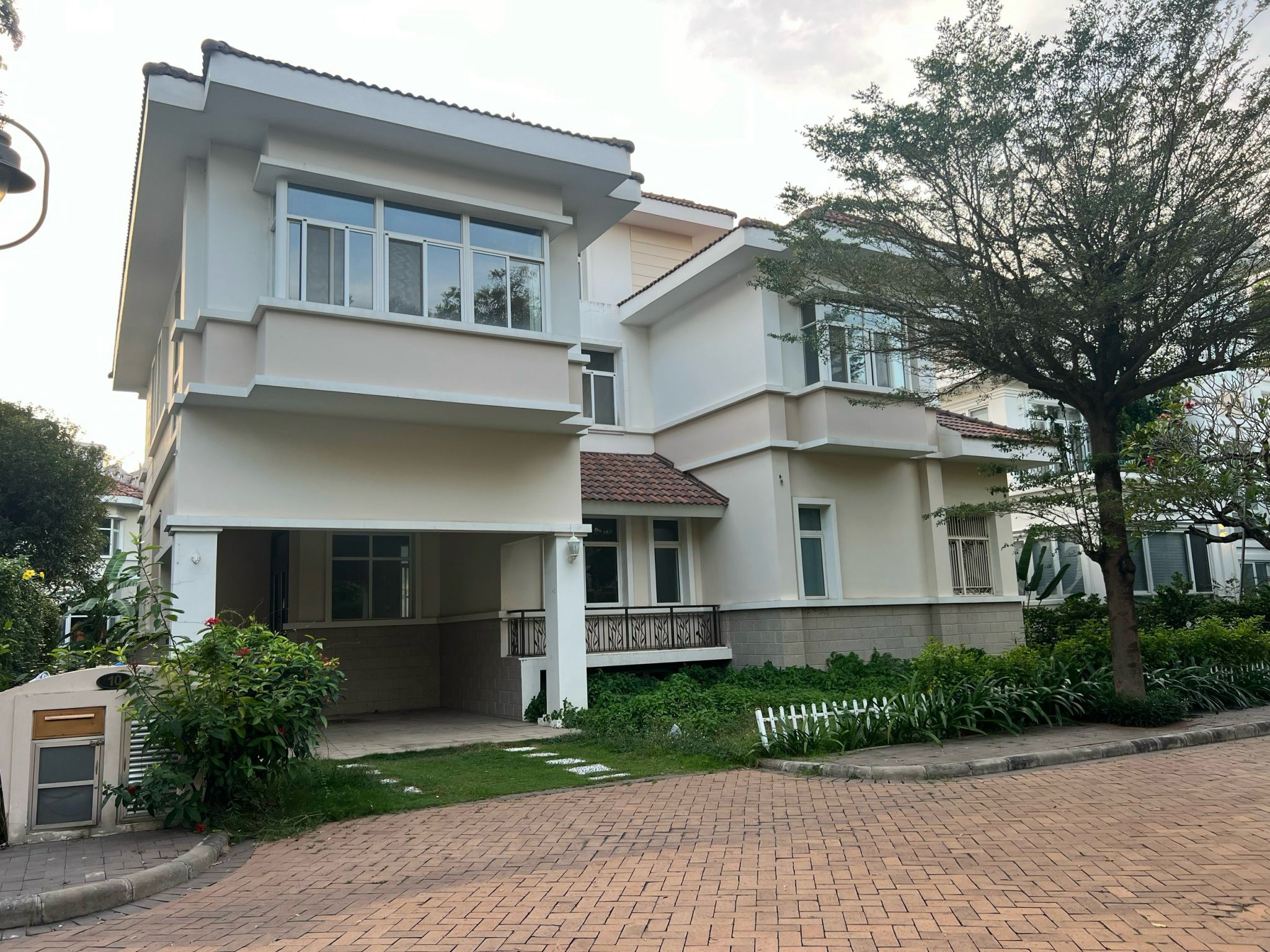 Bán Biệt Thự Đơn Lập Số 10 Nội Khu Chateau 2 (A1-02 S16) Phú Mỹ Hưng Q7