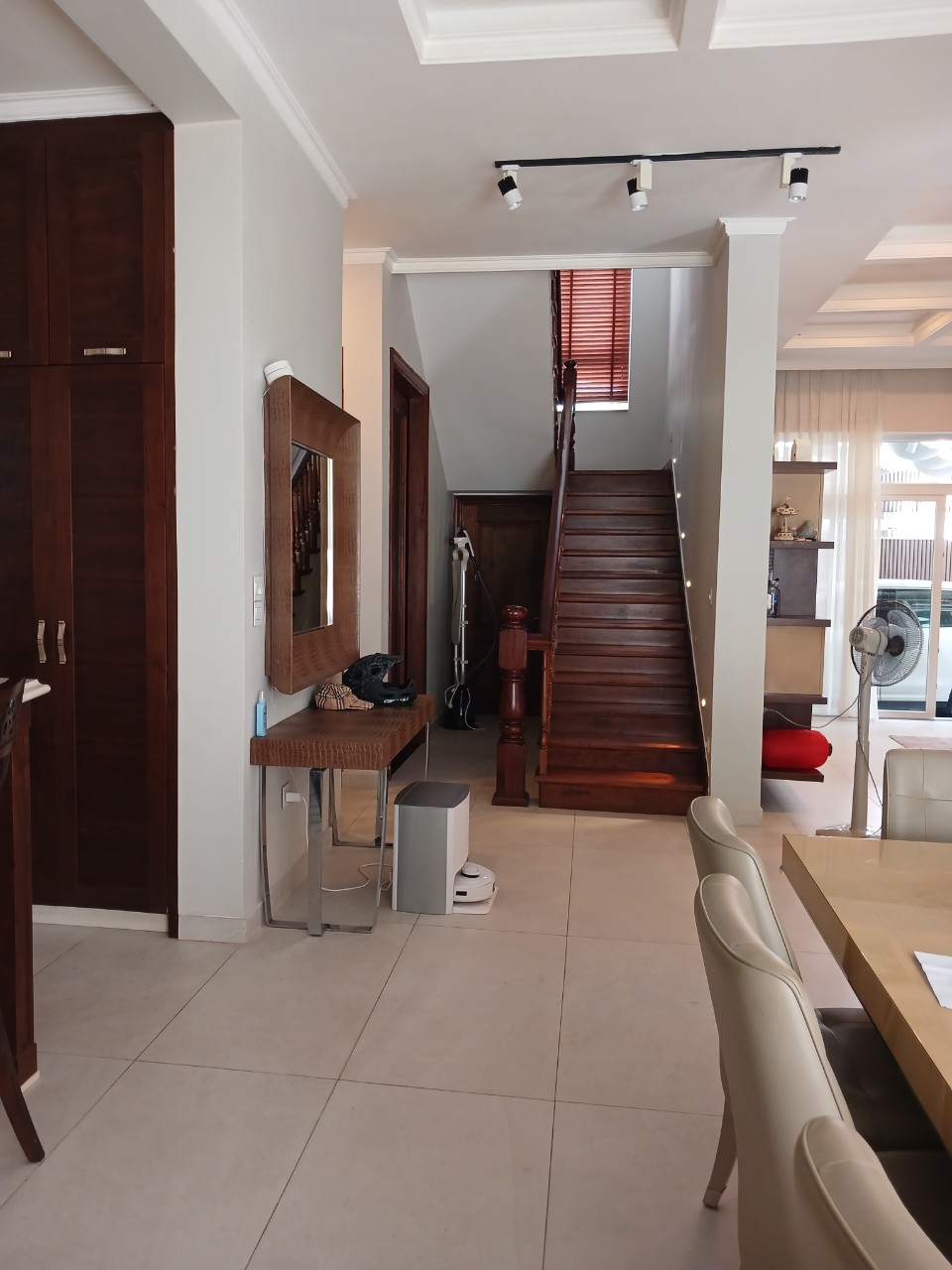 Cho Thuê Biệt Thự Đơn Lập Nam Viên, Nội Thất Đẳng Cấp Tại Phú Mỹ Hưng Quận 7