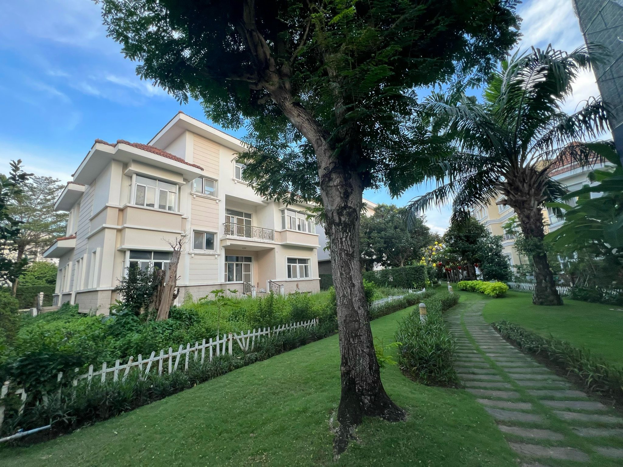 Bán Biệt Thự Đơn Lập Số 10 Nội Khu Chateau 2 (A1-02 S16) Phú Mỹ Hưng Q7