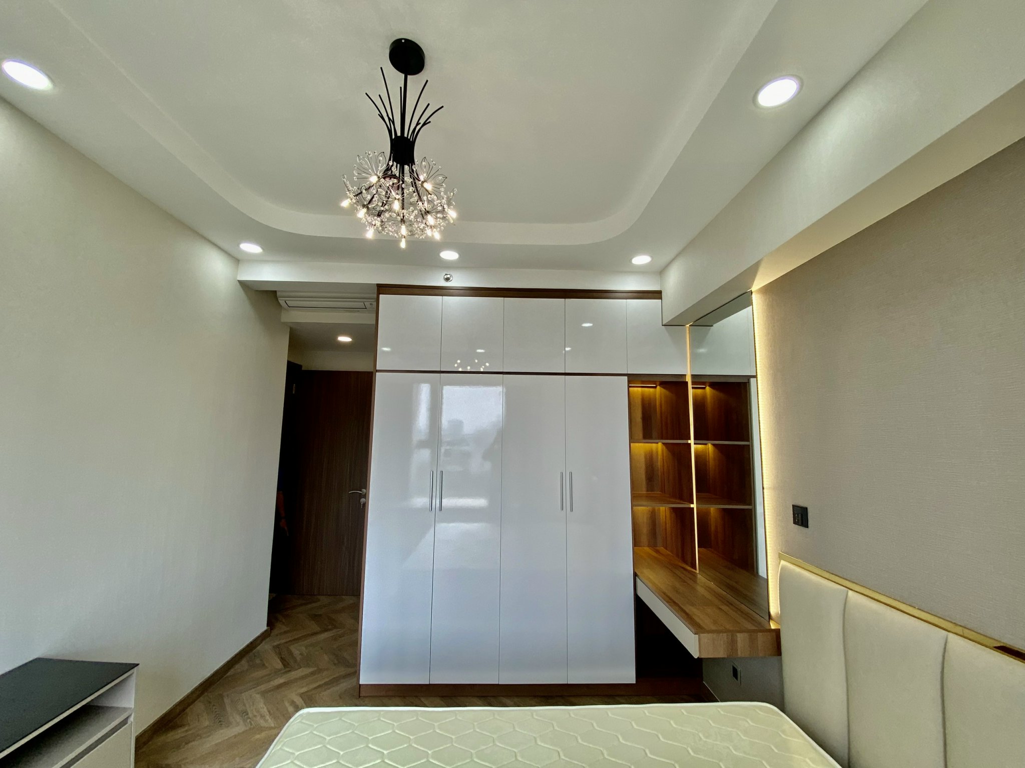 Bán Căn Hộ Cao Cấp Midtown M8 The Peak Phú Mỹ Hưng Lầu 5 View Sông