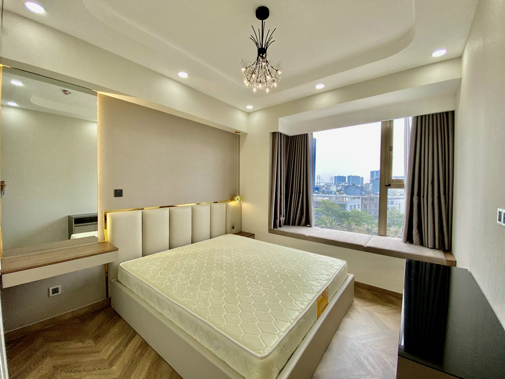 Bán Căn Hộ Cao Cấp Midtown M8 The Peak Phú Mỹ Hưng Lầu 5 View Sông